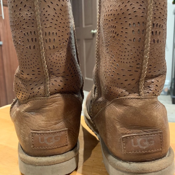 Lasercut Accent Leather Uggs - Picture 5 of 5